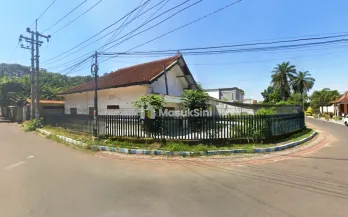 Jual Rumah Hitung Tanah Posisi Hook Strategis di Jl Hasanuddin Kota Malang