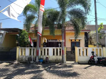 Rumah 2 lantai 9KT dekat RSUD Soebandi Jember