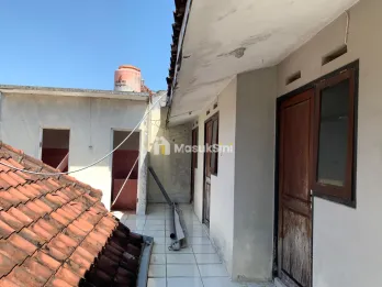 Rumah 2 lantai 9KT dekat RSUD Soebandi Jember