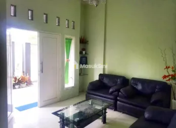 Rumah 2 lantai di Basuki Rahmat dekat SMA 3 Jember
