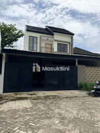 Rumah 2 lantai di Kebonsari Village Dekat ARMED Jember