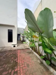 Rumah 2 lantai di Kebonsari Village Dekat ARMED Jember