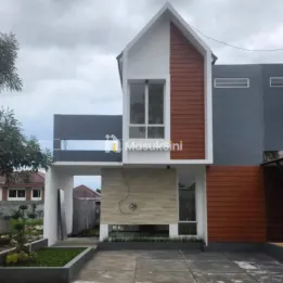 Rumah 2 lantai Minimalis dekat Hotel Cendrawasih One Gate+Security