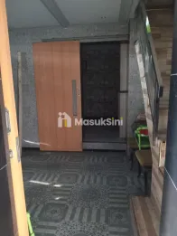 Rumah 3 lantai dekat RRI Jember untuk usaha