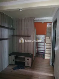 Rumah 3 lantai dekat RRI Jember untuk usaha