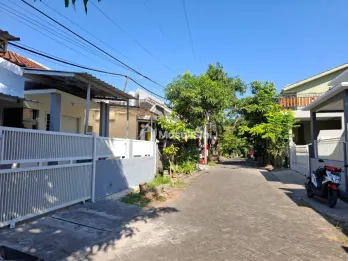 Rumah 3KT di Taman Kampus Kaliurang dekat UT Jember