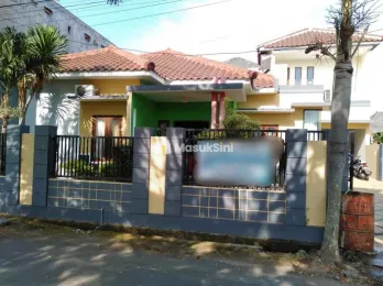 Rumah 4KT 2 Lantai Pojok dekat RS Soebandi Patrang