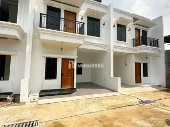 Rumah American Classic Ceger Cipayung Jakarta Timur