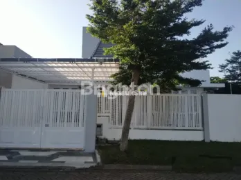 Rumah Cantik Posisi Hook Dekat Lapangan Golf Swimming Pool Araya Dan Binus.
