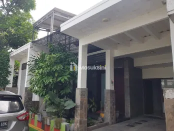 Rumah dijual murah sangat strategis di Surabaya Barat