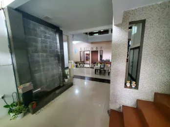 Rumah dijual murah sangat strategis di Surabaya Barat
