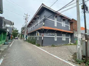Rumah Kost Siap Operasional, Baru Renovasi, 2 Lantai di Keputih Sukolilo