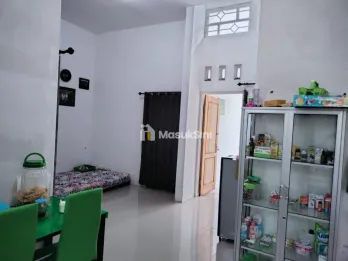 Rumah Lantai Granit dekat Roxy Mall Jember