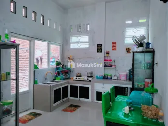 Rumah Lantai Granit dekat Roxy Mall Jember
