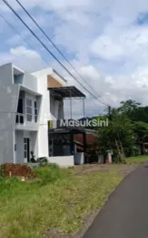 Rumah pinggir jalan Menuju Rembangan, Jember Cocok untuk Homestay
