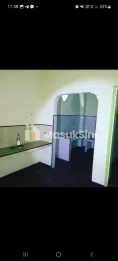 Rumah Pinggir Jalan Raya 3 Lantai di Jember