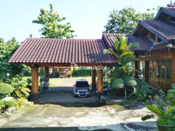 Rumah Pinggir Jalan Raya dekat RSUD Soebandi Jember