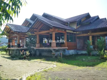 Rumah Pinggir Jalan Raya dekat RSUD Soebandi Jember