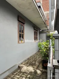 Rumah Pinggir Jalan Strategis 2 lantai dekat Exitol Karanglo-Singosari