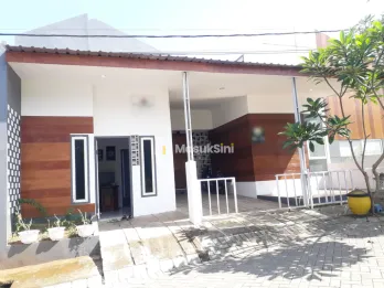 Rumah Plus Kolam Renang indoor di Rich Village Gebang Jember
