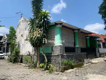 Rumah Pojok di Jl Tidar dekat Jember Town Square