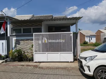 Rumah Pojok Minimalis di Graha Permata Indah Jember