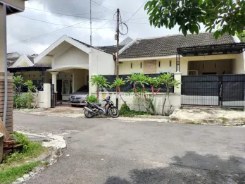 Rumah Ready 2 Unit Bersebelahan di Bukit Permai Jember