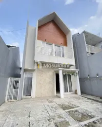 Rumah Siap Huni 2 lantai di Tlogomas dekat Universitas Gajayana