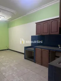 Rumah Terawat di Klampis – Hitung Tanah, Area Sangat Strategis