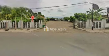 Rumah untuk Kantor+Garasi Bis LT 4.035m2 di Tawangalun Jember