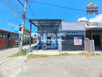 Sewa Rumah Minimalis Hook + Ruang Usaha Nol Jalan Brawijaya Banyuwangi