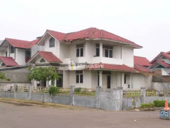 Dijual Rumah di Jl. Anggrek Loka,Graha Raya Bintaro Jaya, Tangerang Selatan