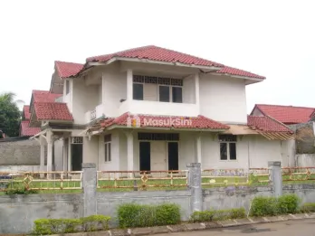 Dijual Rumah di Jl. Anggrek Loka,Graha Raya Bintaro Jaya, Tangerang Selatan