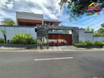 Dijual Villa dan Resto di Tamansuruh - Banyuwangi