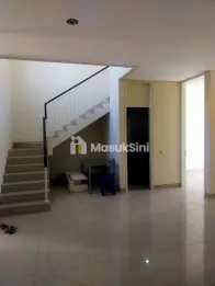 Disewakan Rumah Eksklusif Surabaya Barat &ndash; Park Avenue