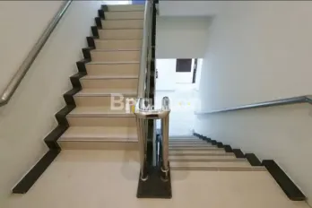 GEDUNG OFFICE TOWER DI SURABAYA SELATAN