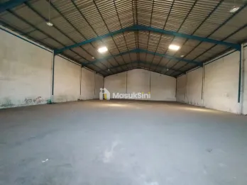 Gudang Luas Siap Sewa Kyai Tambak Deres Surabaya &ndash; Akses Truk Besar
