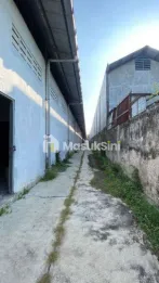 Gudang / Tempat Usaha Disewakan – Pinggir Jalan Raya, Kedung Cowek