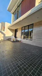 Hanya 100 mtr dari Raya & Superindo Rumah Sutorejo Baru Gress SHM