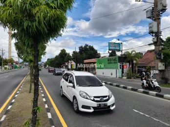 Hotel Melati di pinggir Jl. Ringroad Utara Maguwo Depok Sleman Yogyakarta