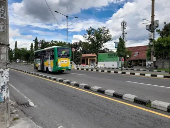 Hotel Melati di pinggir Jl. Ringroad Utara Maguwo Depok Sleman Yogyakarta
