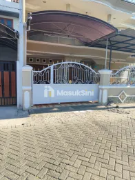 Hunian Nyaman 2 Lantai Dekat Tengah Kota – Kebraon Surabaya