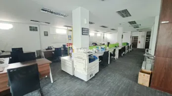 Jual Gedung 3 Lantai Raya Jemursari Surabaya &ndash; Cocok untuk Kantor & Bank