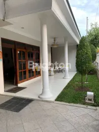 JUAL RUMAH BESAR 2 LANTAI DI DAERAH BUNGA2 SUHAT KOTA MALANG