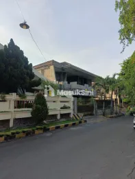 jual rumah mewah setengah jadi Darmo harapan surabaya