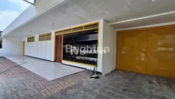 PELUANG EMAS DI LOWOKWARU! RUMAH KLASIK LOKASI PRIME LUAS 470M&sup2;