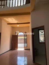 Rumah 2 lantai Jl Riau dekat UNEJ dan Jember Town Square