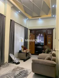 Rumah 3 lantai Full Granit Pinggir Jalan di Kranjingan Jember