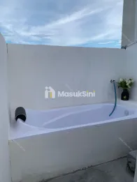 Rumah 3 lantai Full Granit Pinggir Jalan di Kranjingan Jember