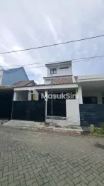 Rumah 3 Lantai Pantai Mentari Surabaya Timur &ndash; Harga Murah Butuh Renovasi